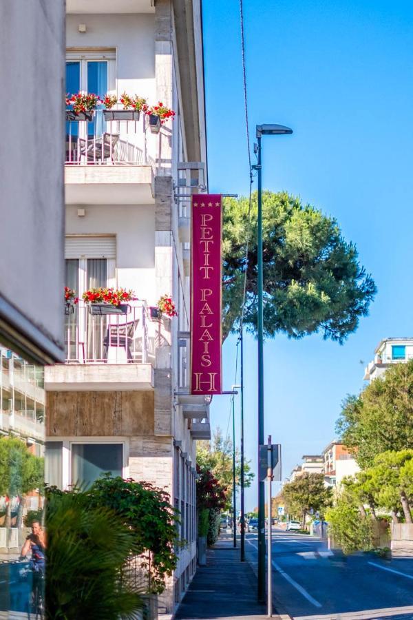 Hotel Petit Palais ヴェネツィア・リド島 エクステリア 写真